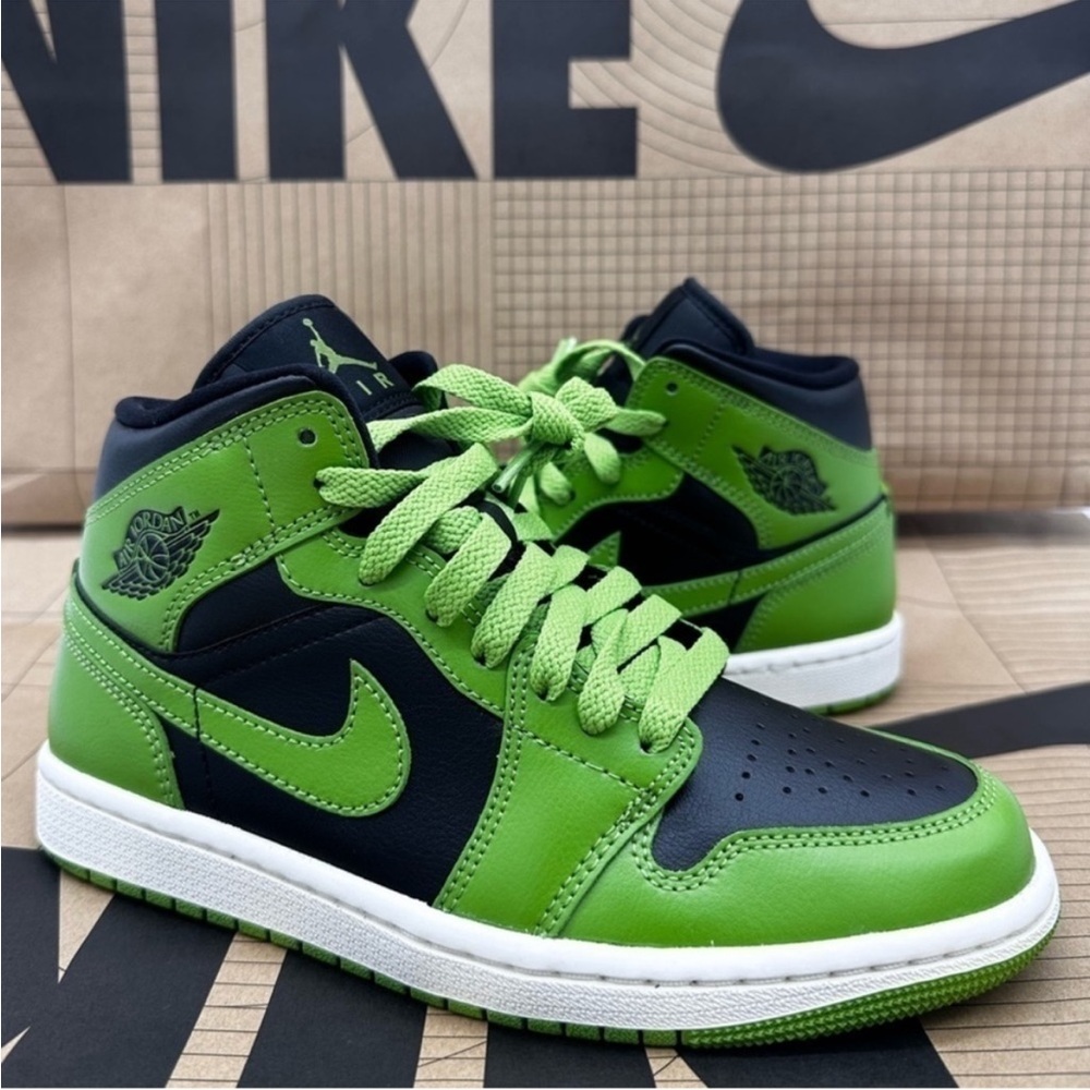 WMNS AIR JORDAN 1 MID - GREEN/BLACK